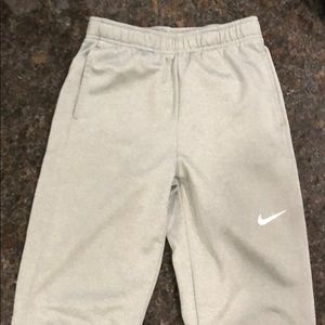 Boys Nike Therma-Fit pants